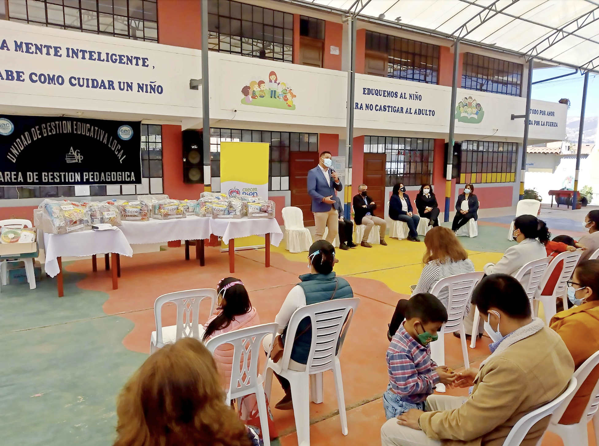 El programa Crecer Bien premia a ganadores de su primer concurso en Cajamarca