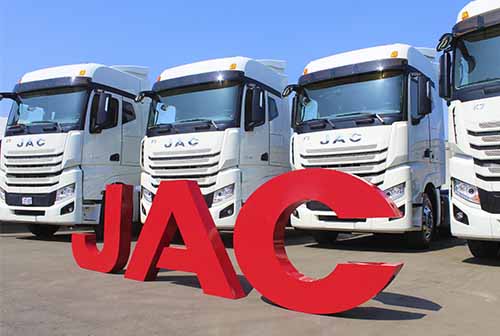 Derco entrega importante flota de tractos de JAC a la empresa R&J Interoceánica para operaciones mineras