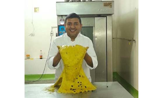 Chef peruano crea panetón saludable endulzado con miel de cabuya