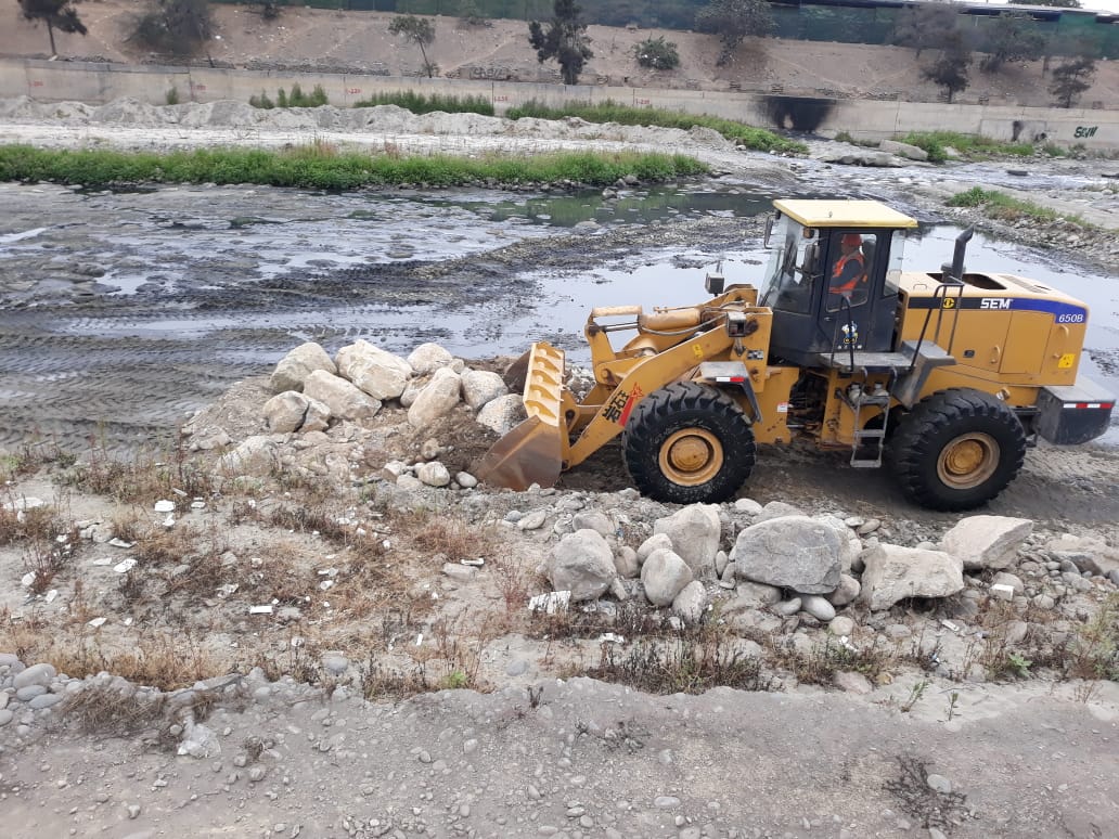 Limpieza del cauce del río Rímac cerca del Gran Túnel de la Línea Amarilla beneficia a clientes y pobladores de zonas aledañas
