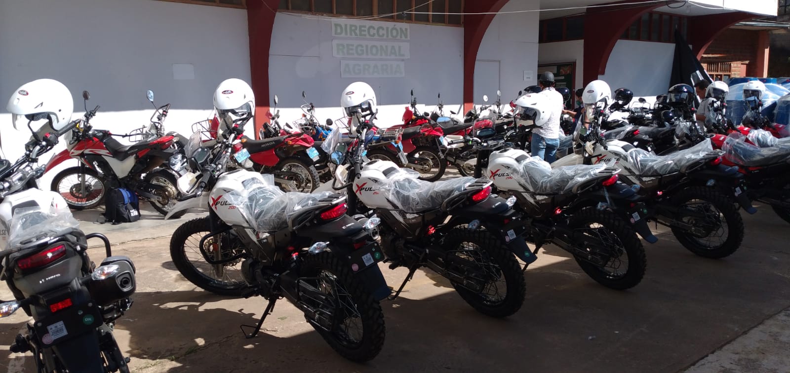 Hero realiza entrega de 15 motos todoterreno XPulse 200 al Gobierno Regional de Amazonas