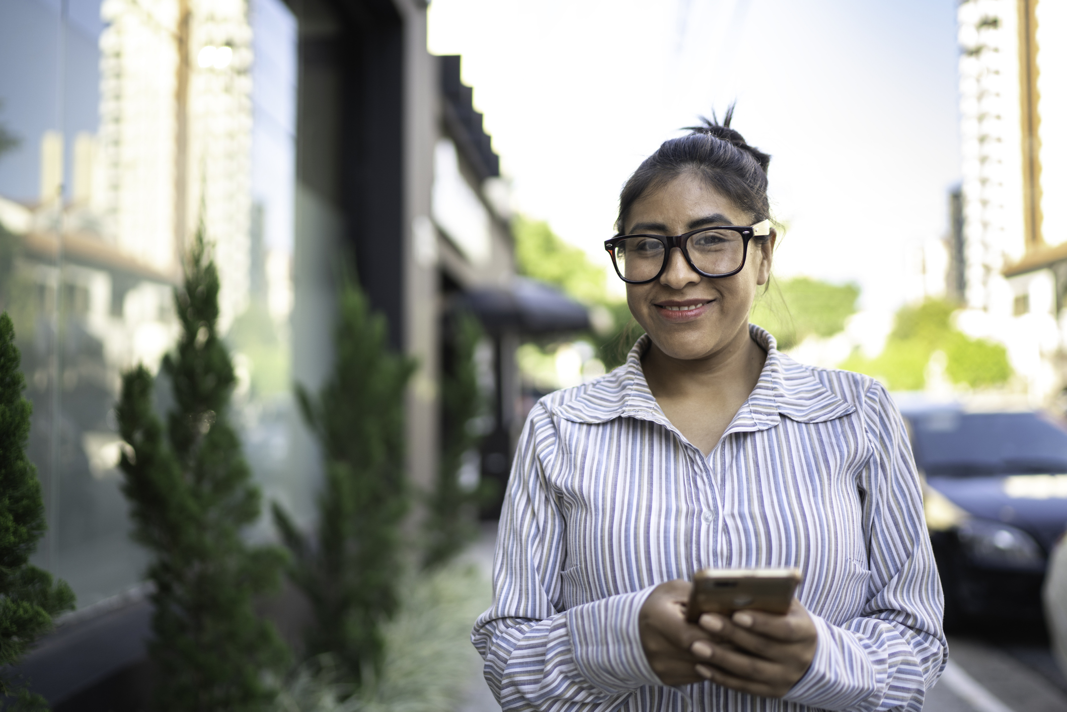 El porcentaje más alto de la región: 76% de los peruanos confía en las recomendaciones de buscadores y medios online al decidir sus compras por internet, según informe de Sherlock Communications