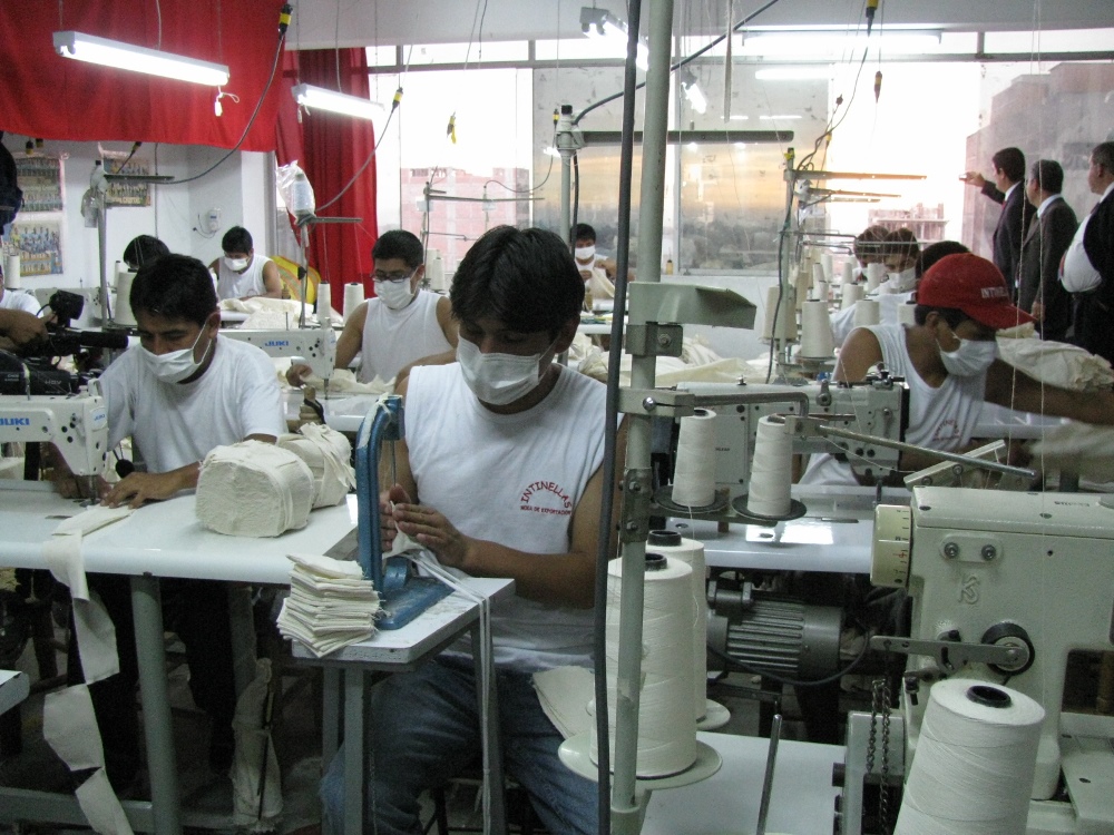 Envíos de cadena textil-confecciones se recuperan a marzo
