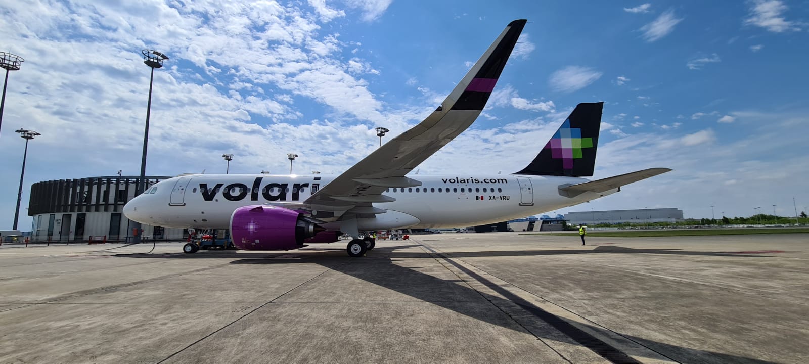 Volaris, la nueva aerolínea mexicana que aterriza en Colombia y Suramérica