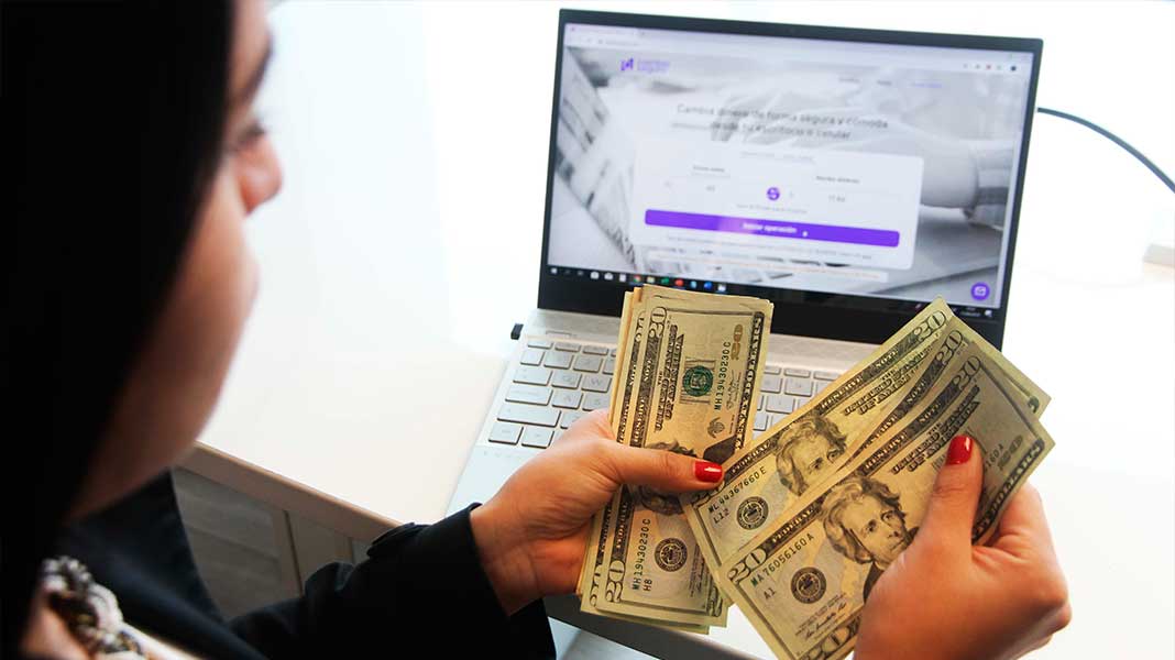 4 de cada 10 cambios de moneda es a través del canal online