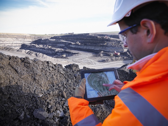 ¿Cuáles son los principales impactos de la tecnología en las empresas mineras?