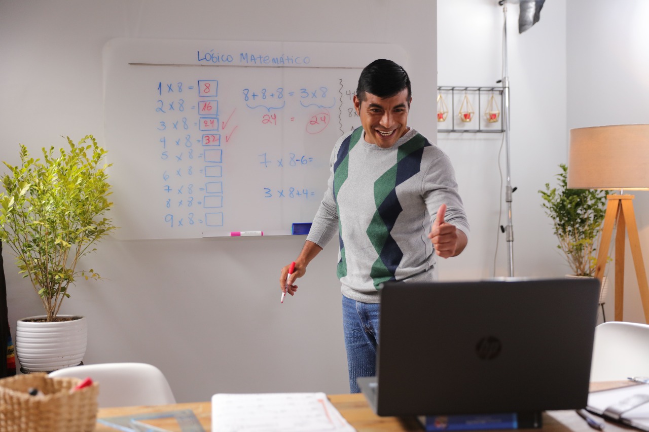 Camisea entrega S/ 2 millones para comprar laptops a profesores de la provincia de Pisco