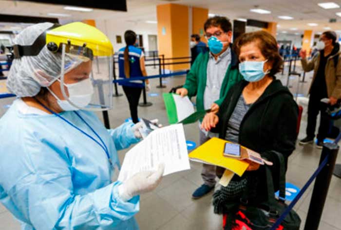 Gremios saludan nuevas medidas para el ingreso de pasajeros al país