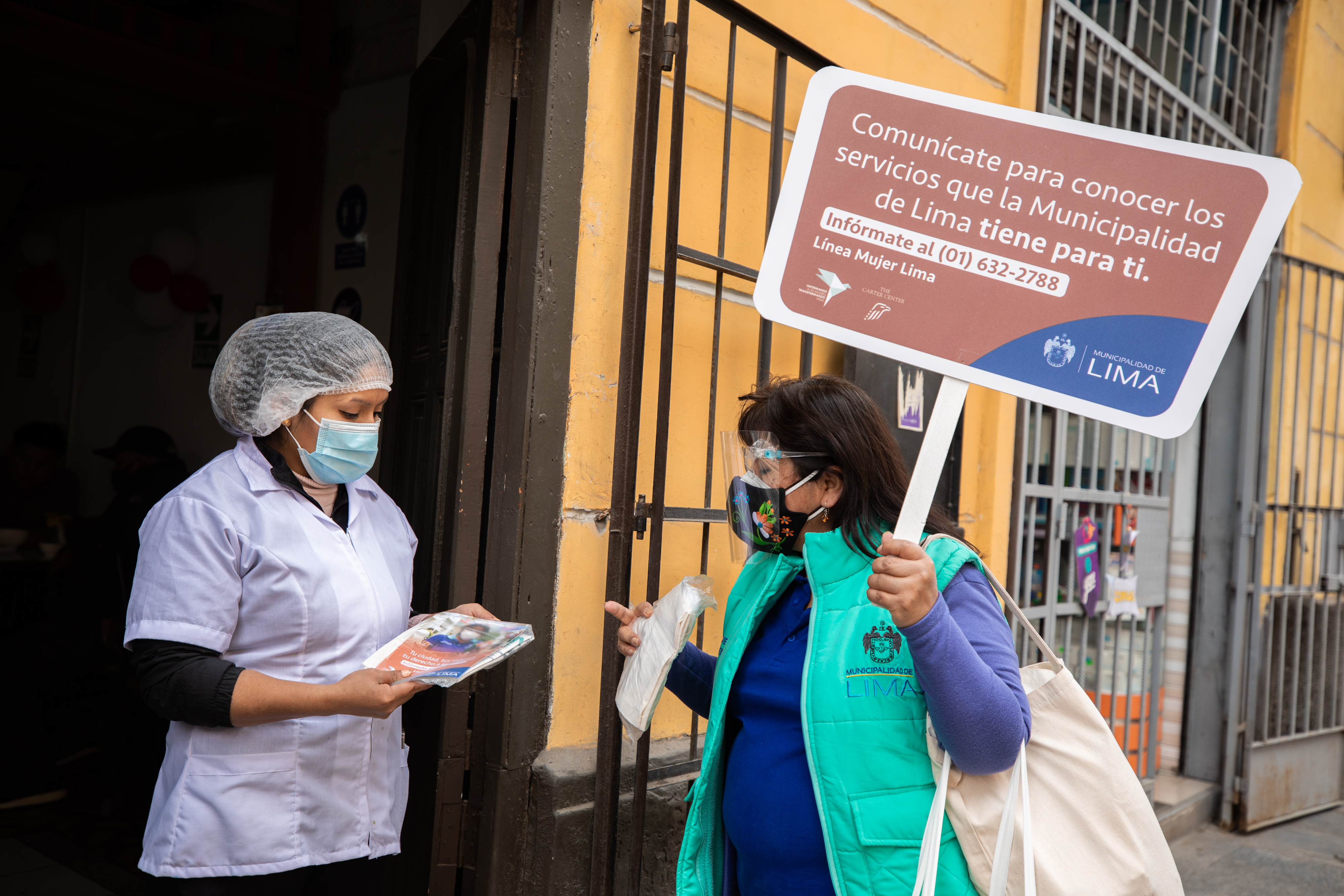 Municipalidad de Lima presentó línea telefónica Mujer Lima en caravana informativa