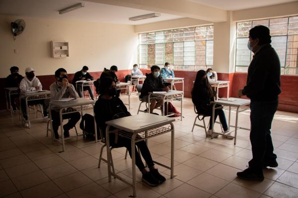 COVID-19: Casi el 80% de trabajadores de sector educación ha sufrido de ansiedad durante pandemia