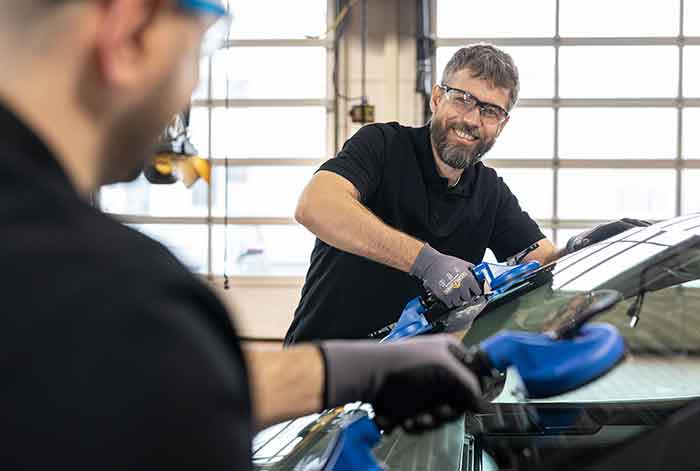 Henkel lanza Teroson Bond y amplía cartera de adhesivos para parabrisas