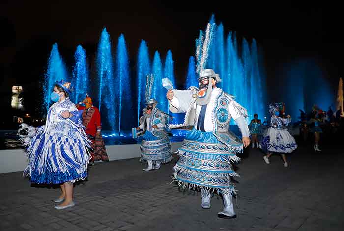 show de luces y música, inspirado en la magia de la navidad peruana, es proyectado en el circuito mágico del agua