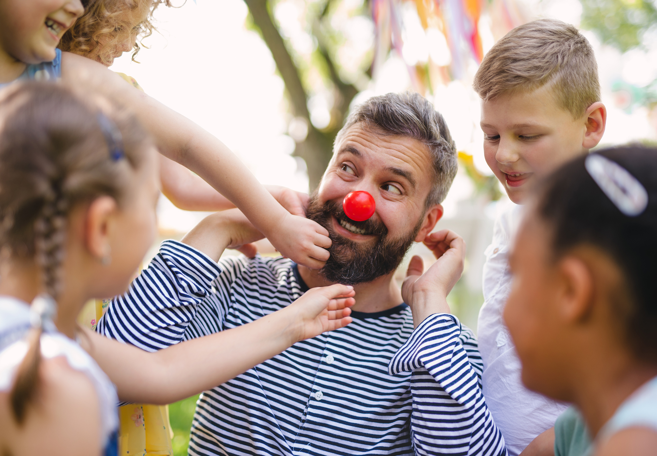 ¿Cómo desarrollar habilidades sociales en nuestros hijos a través de talleres clown?