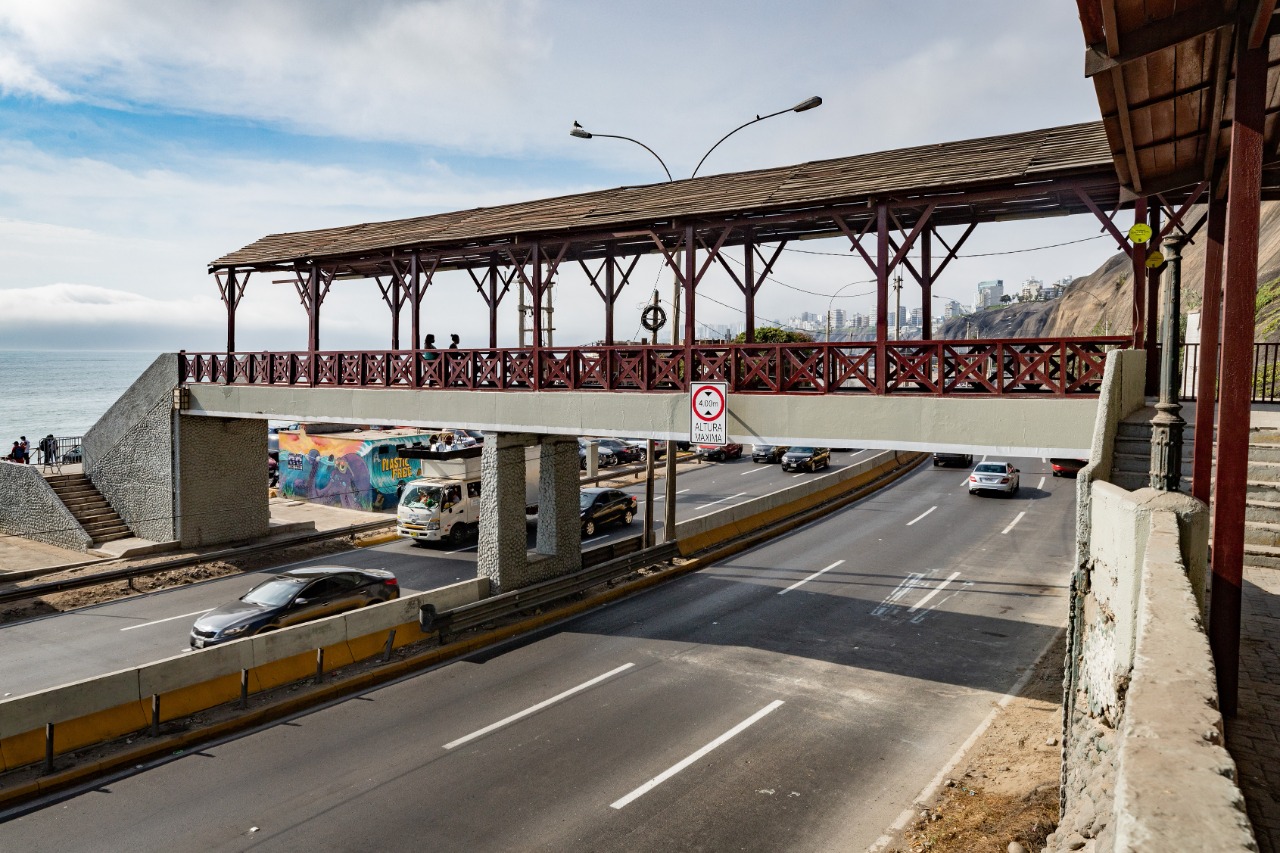 Barranco: Municipalidad de Lima concluyó reparación de puente peatonal en Bajada de Baños