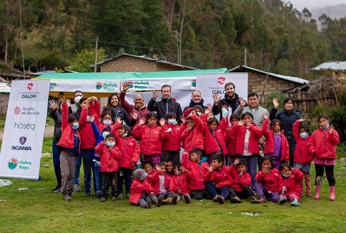 Scania abriga a más de 4000 niños en extrema pobreza a través de su programa de Responsabilidad social “Transportando Calor” desde el 2016
