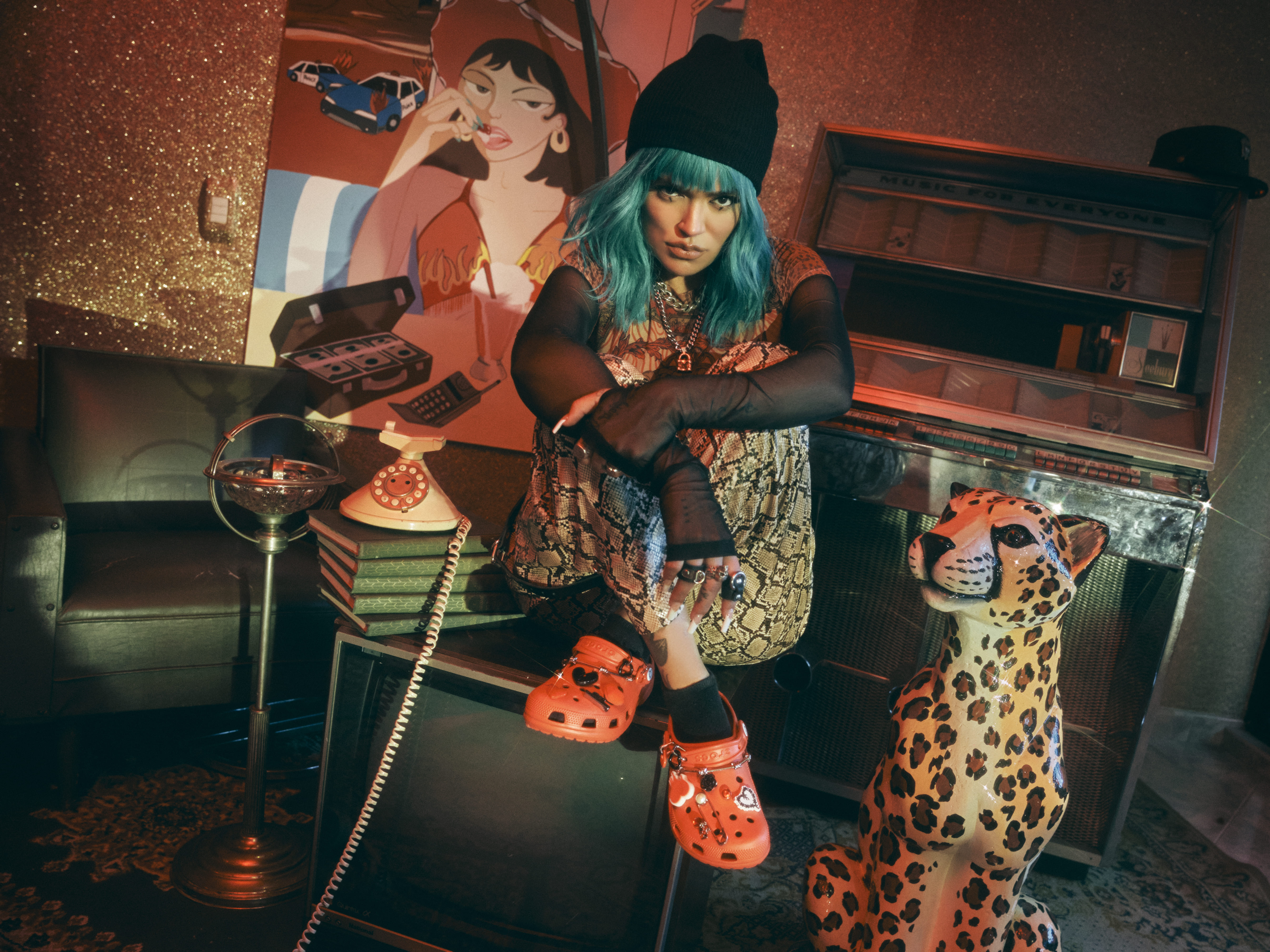 Crocs y Karol G lanzan un nuevo y exclusivo diseño de la reconocida línea de footwear