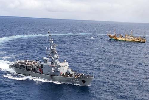 Más de 600 embarcaciones chinas pescarían ilegalmente en Pacífico Sur