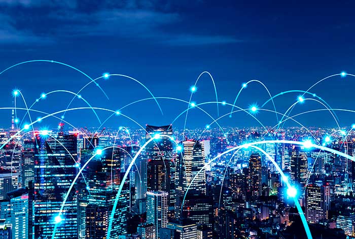 Hughes presenta la capacidad LTE-satélite de transporte múltiple y presenta la nueva e innovadora tecnología de antena de panel plano para el servicio OneWeb