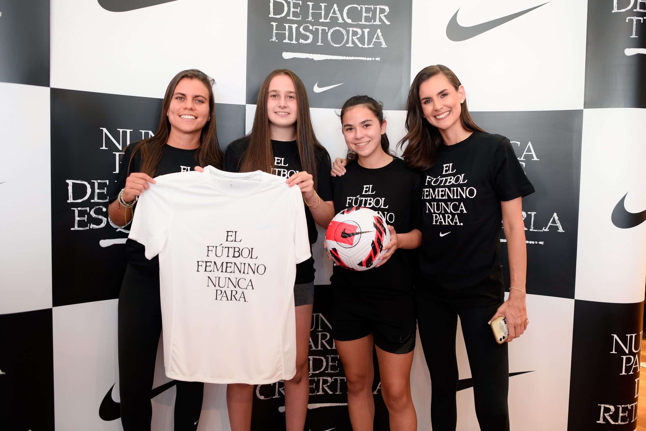 Entrega kits Nike a las jugadoras de la Liga Femenina de Fútbol