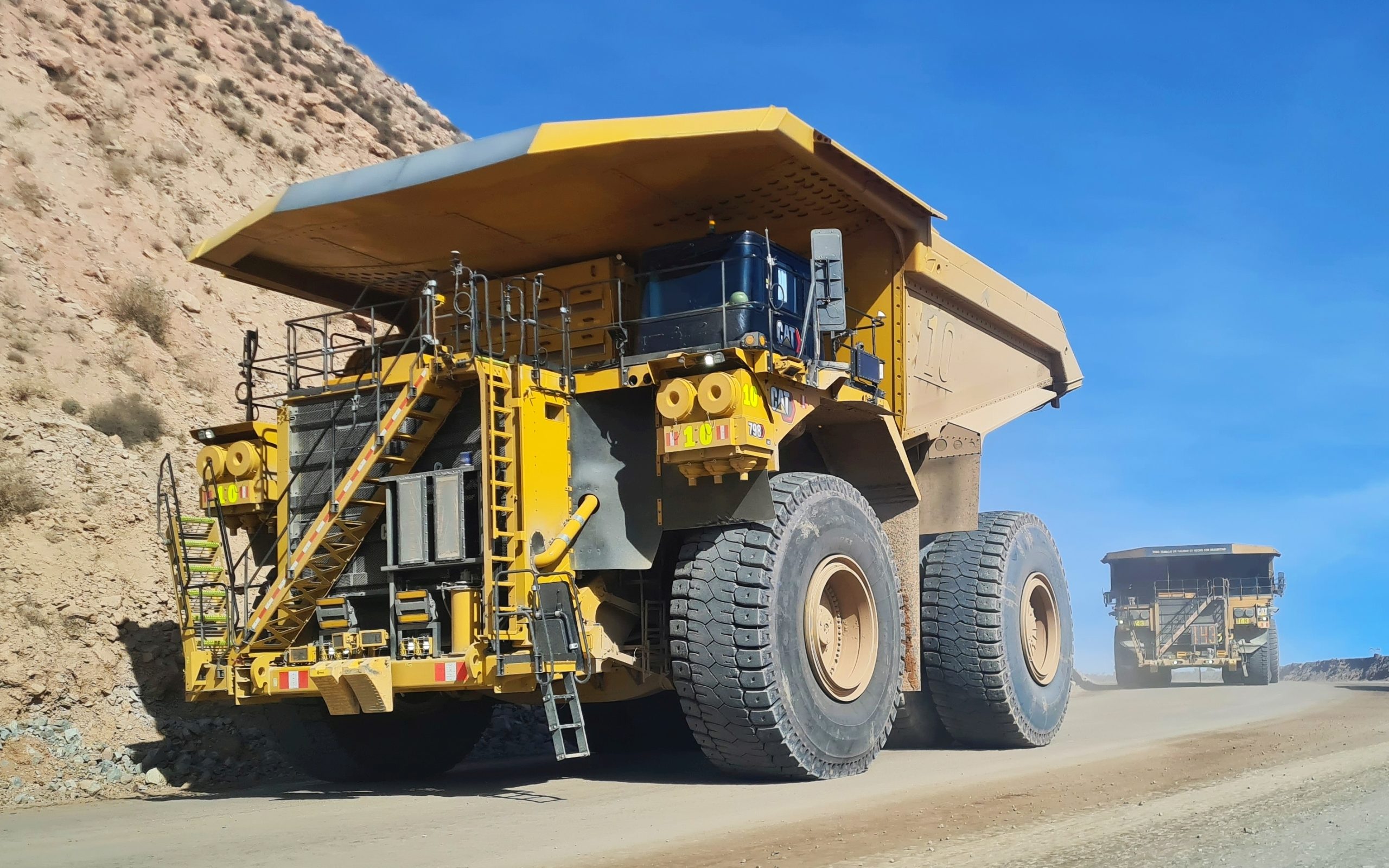 Camiones eléctricos Cat de 400 toneladas ya operan en cuatro minas peruanas