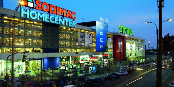Moody’s eleva la calificación de emisión de bonos de los centros comerciales Open Plaza Atocongo y Los Jardines