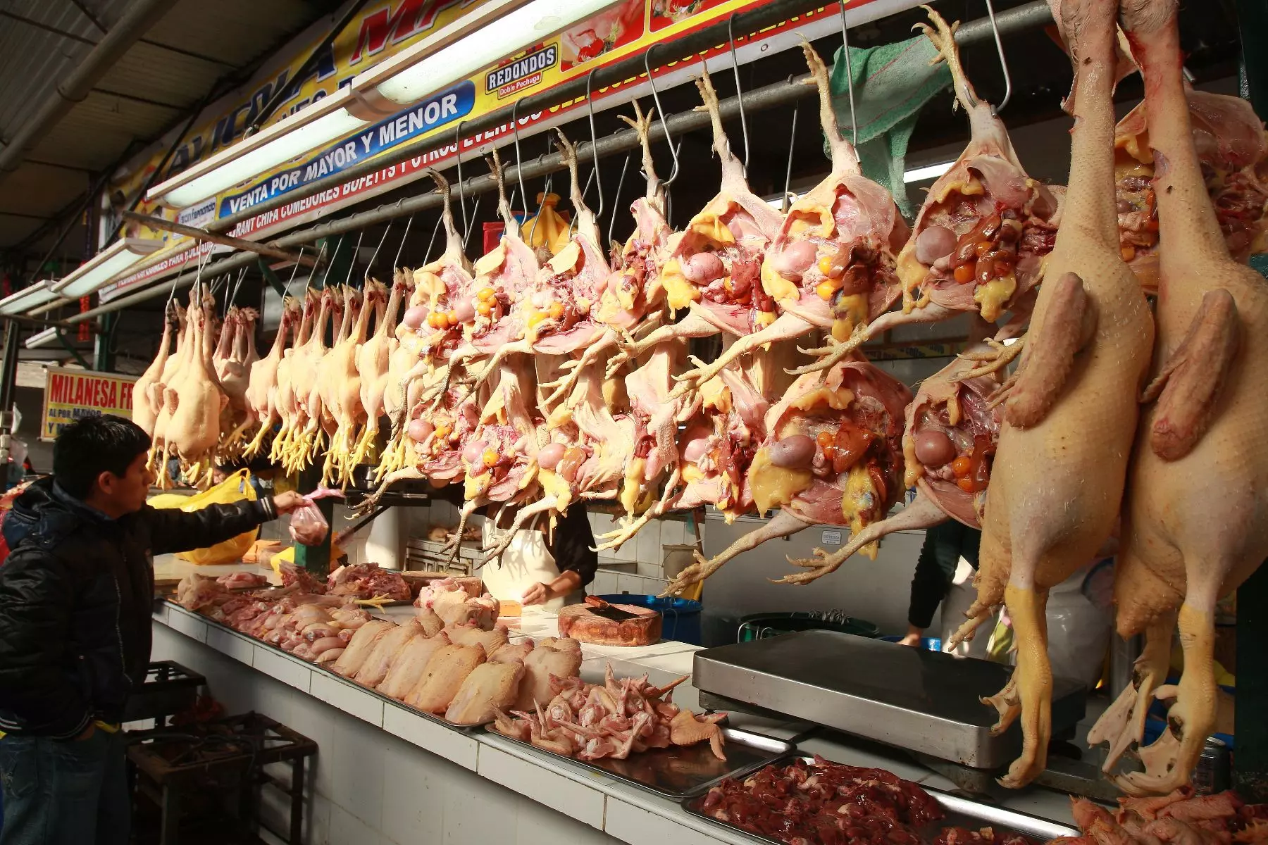 Pollo que se vende en mercados y paraditas no está exonerado del IGV