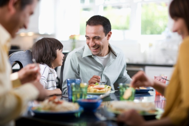 Día del Padre: 3 de cada 10 papás peruanos prefieren una cena o almuerzo como regalo