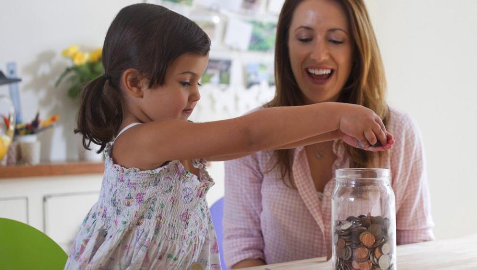 Día del Niño: ¿Cómo inculcarles el hábito del ahorro?