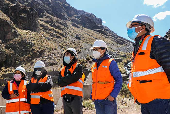 Alumnos de la UNMSM visitan proyectos de remediación a cargo de AMSAC en región Lima