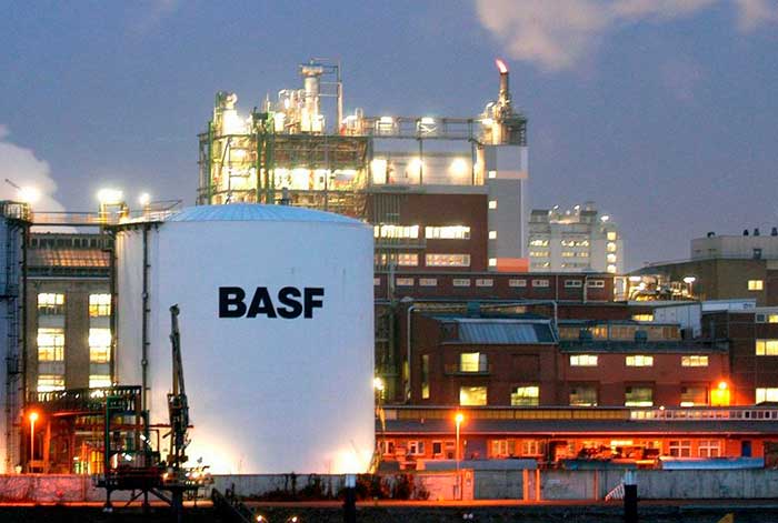 BASF vuelve a obtener buenos resultados en el segundo trimestre a pesar de que los precios de las materias primas y la energía siguen siendo elevados