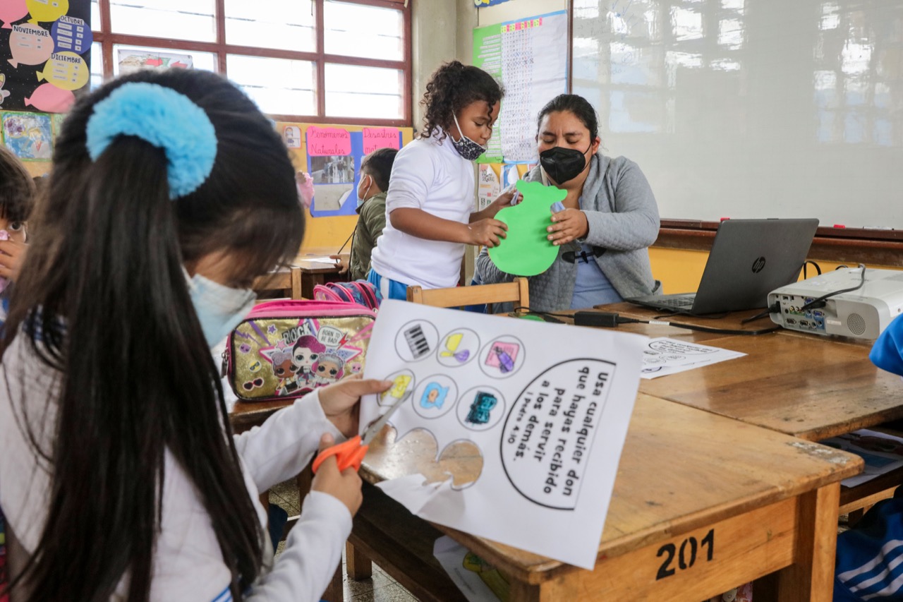 Ica: Camisea financia 1,200 laptops para docentes de la provincia de Pisco