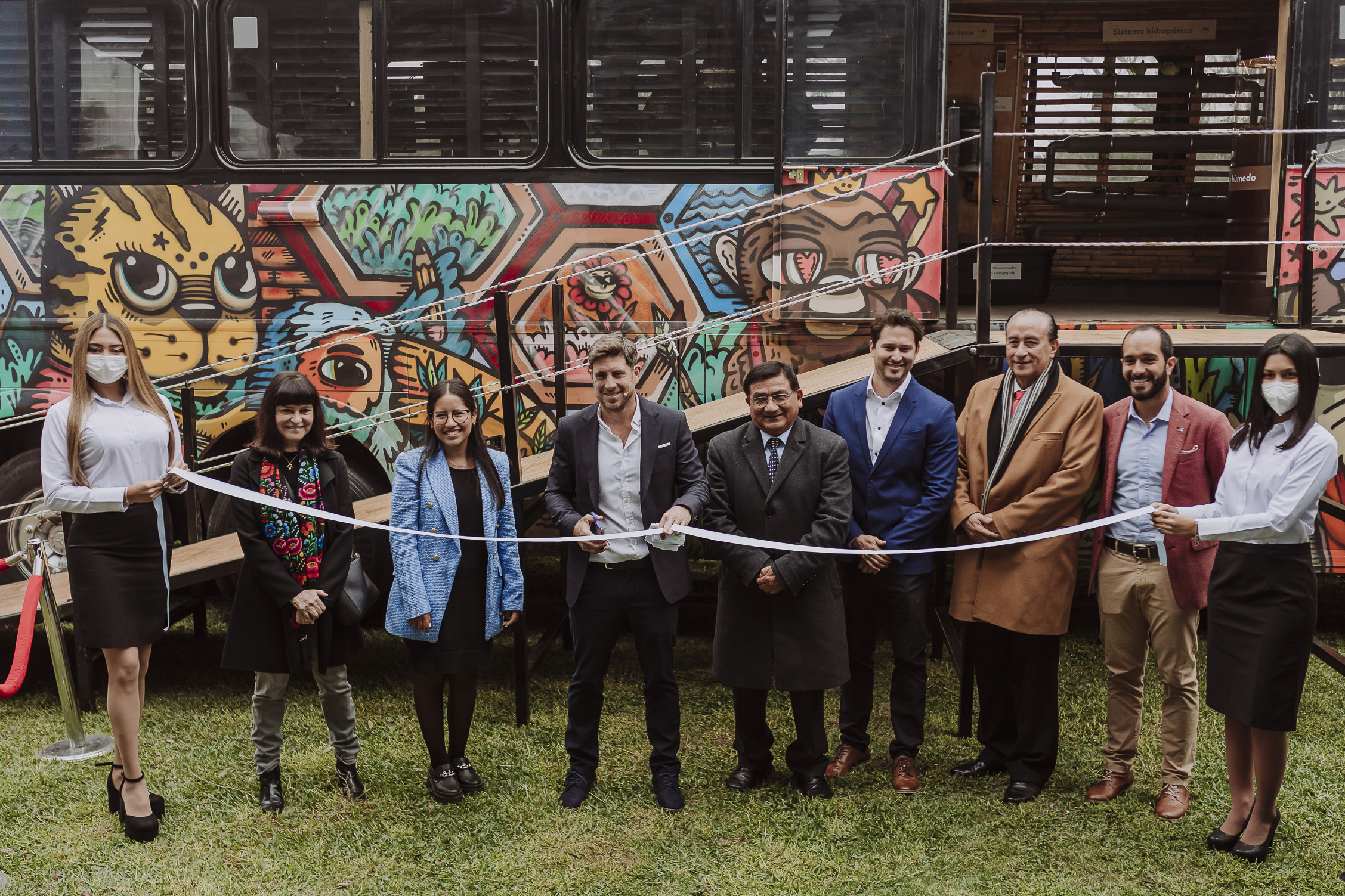 DIRECTV inauguró la primera aula sustentable sobre ruedas del Perú