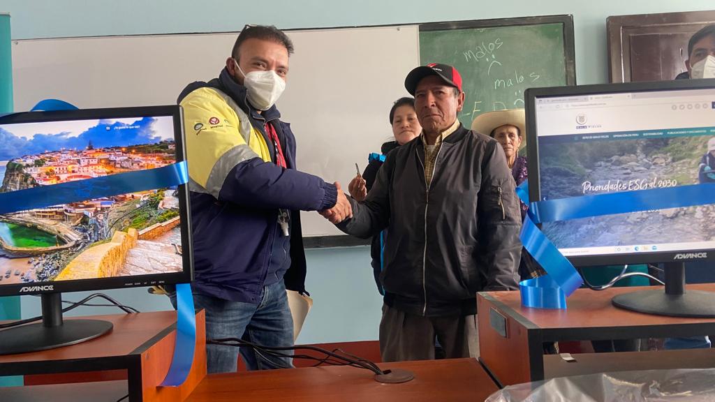 Gold Fields implementa a instituciones educativas en el Caserio de Pilancones, distrito de Hualgayoc