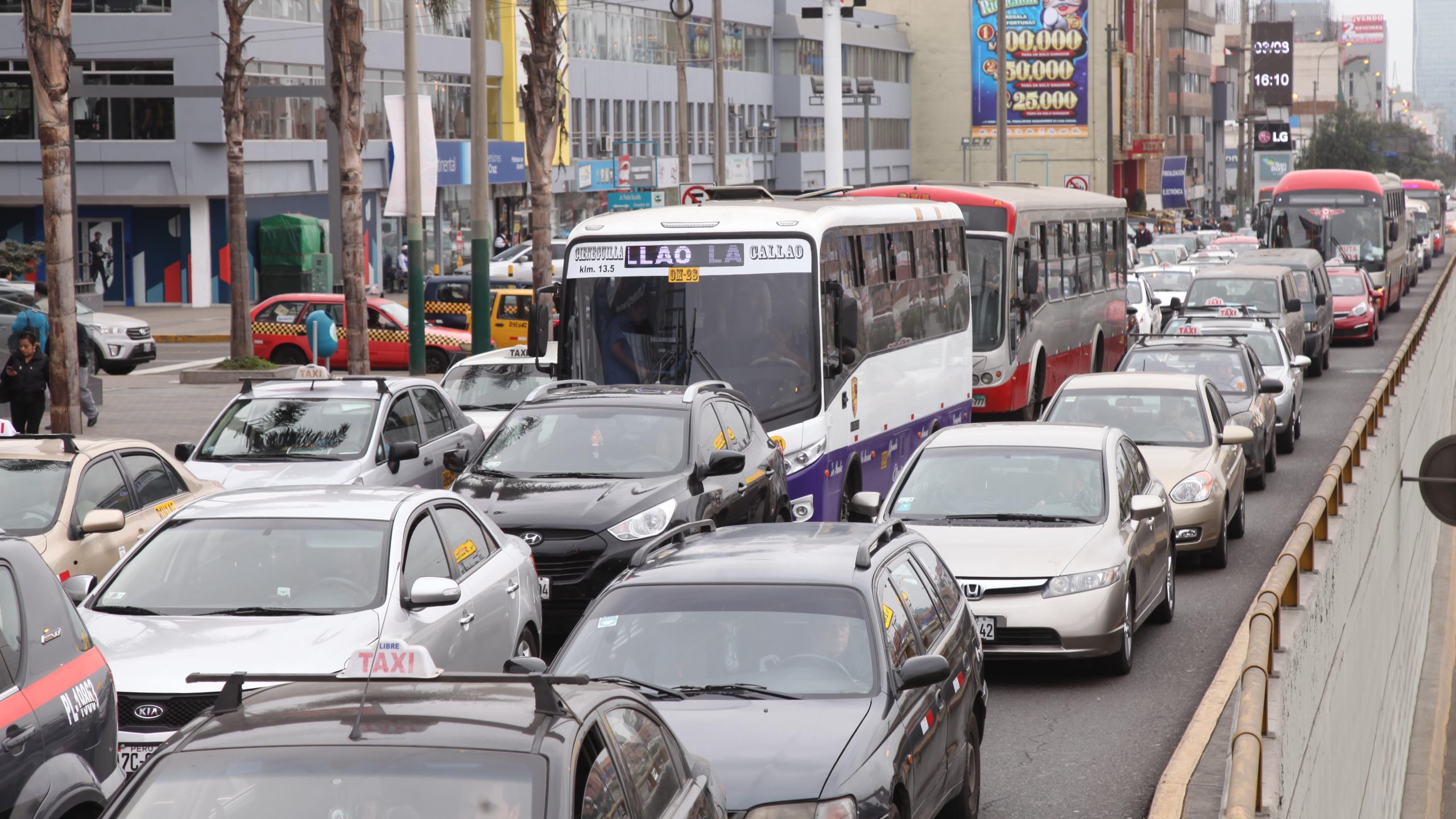 El MTC y MINAM elaboraron infografía sobre la cronología de la gestión la calidad del aire en el sector transporte