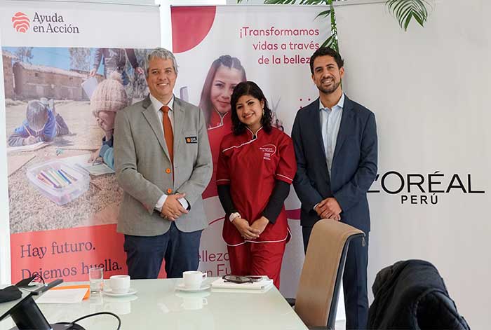 l´oréal y ayuda en acción se unen por el desarrollo de las mujeres peruanas en belleza por un futuro
