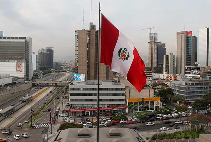 Perú sube casi 5 puntos, pero se ubica en el puesto 57 de 63 países