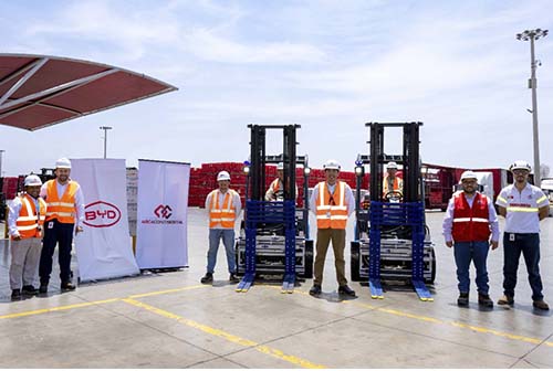 Arca Continental Lindley integra a su operación los primeros montacargas eléctricos con batería de litio del sector de consumo masivo