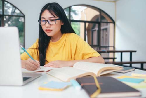 Conoce los beneficios de estudiar por internet