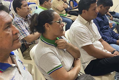 El OSINFOR entrega constancias a titulares en Ucayali para promover el buen manejo forestal y contribuir a la legalidad