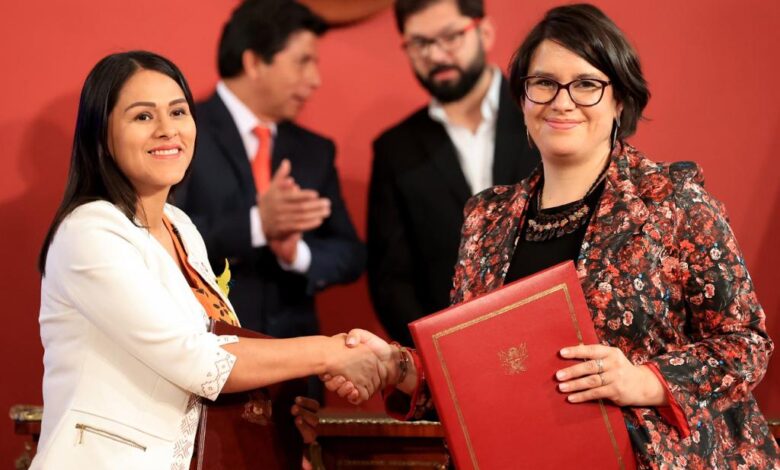 Ministra de Cultura firmó convenio de cooperación con Chile para promover iniciativas del sector