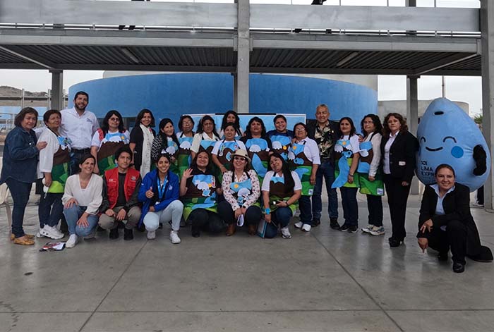 Lima Expresa capacitó a 21 docentes y 700 niños de la IE José Granda sobre la importancia de cuidar el río Rímac y promover un consumo de agua responsable