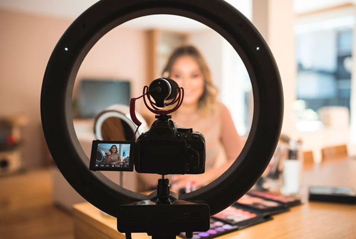 Havas Group: el 53% de consumidores compra o consume productos recomendados por un influencer