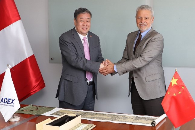 Perú y China afianzan lazos comerciales y buscan promover las inversiones