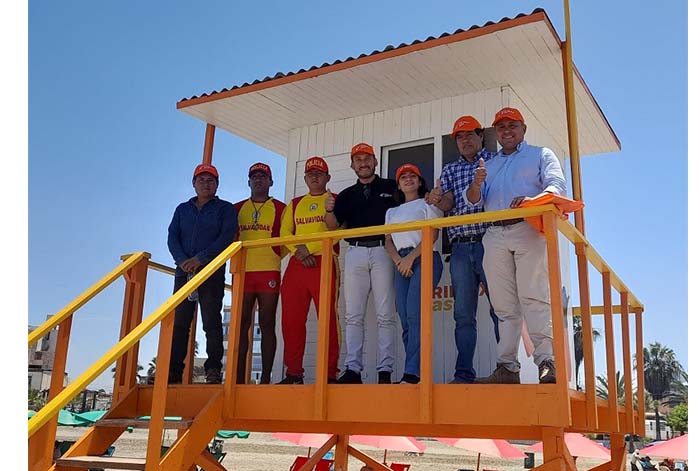 PRIMAX GAS implementa tres casetas de salvamento para el balneario de Pimentel