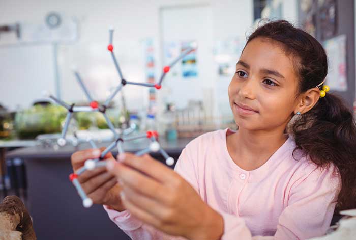 El rol de las empresas para acortar brechas de género: 5 cifras sobre el Día internacional de la mujer y la niña en la ciencia