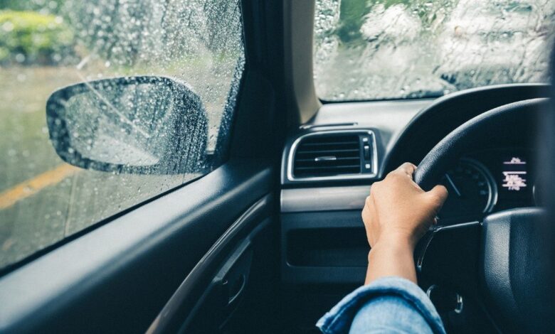 Vivir Seguros: 5 recomendaciones para conducir bajo la lluvia