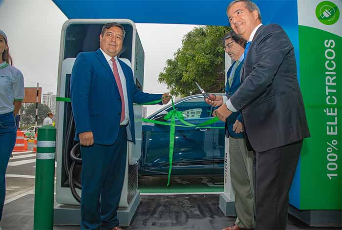 PRODUCE, Municipalidad de Miraflores y Luz del Sur inauguran estación de carga rápida para autos eléctricos