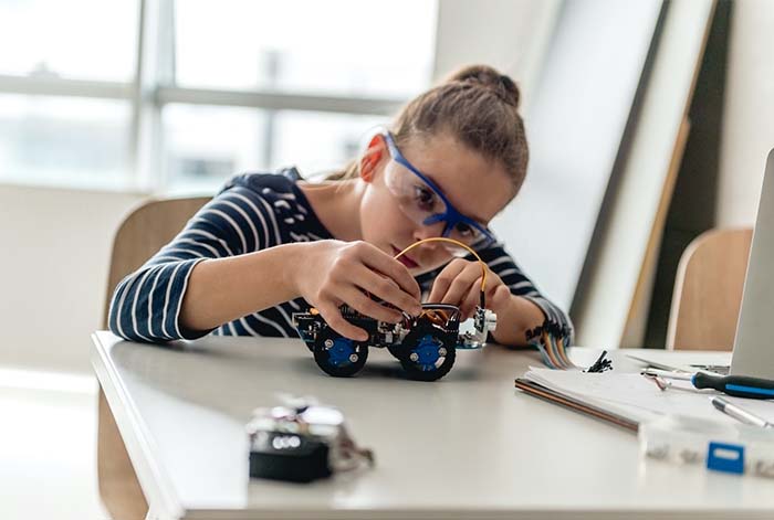 Día de la mujer: alternativas que impulsan el talento fémino dentro de la industria tecnológica