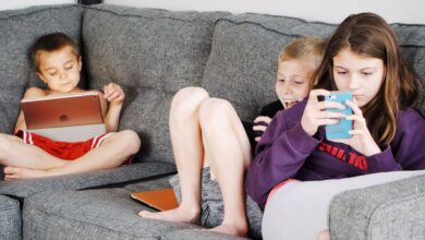 Niños y niñas: cómo enseñarles a detectar acciones sospechosas en Internet