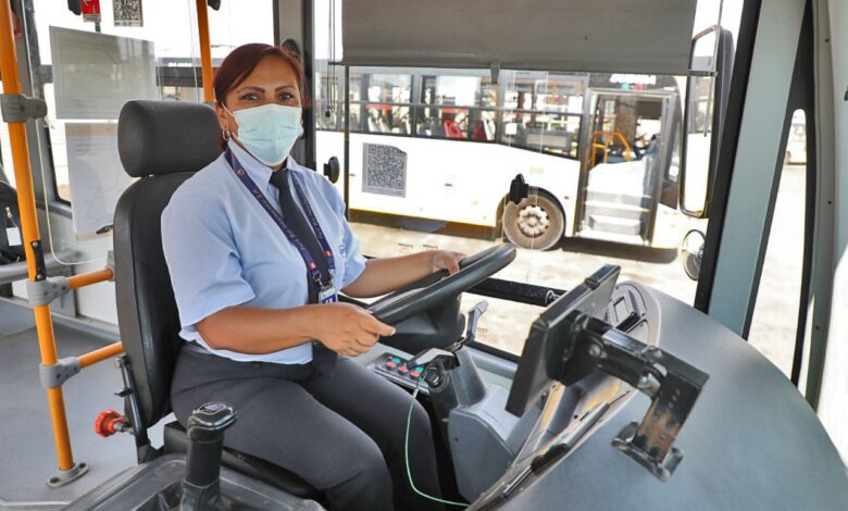 Más de 20 mil peruanas cuentan con brevete para manejar desde taxis hasta tráileres